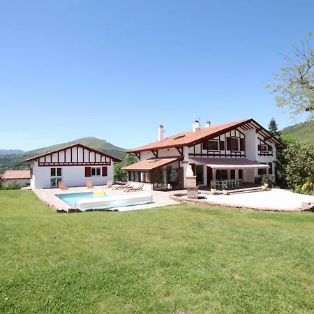 Holiday home Arlotia Ascarat