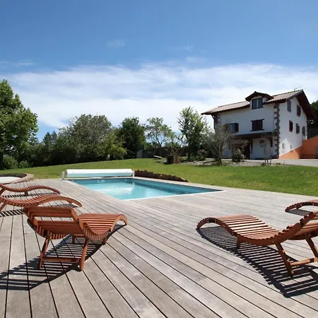 Holiday home Arlotia Ascarat