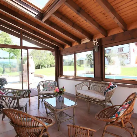 Holiday home Arlotia Ascarat