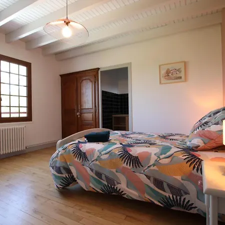Holiday home Arlotia Ascarat