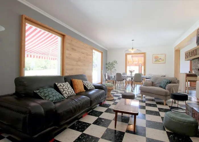 Nyaraló Arlotia Ascarat